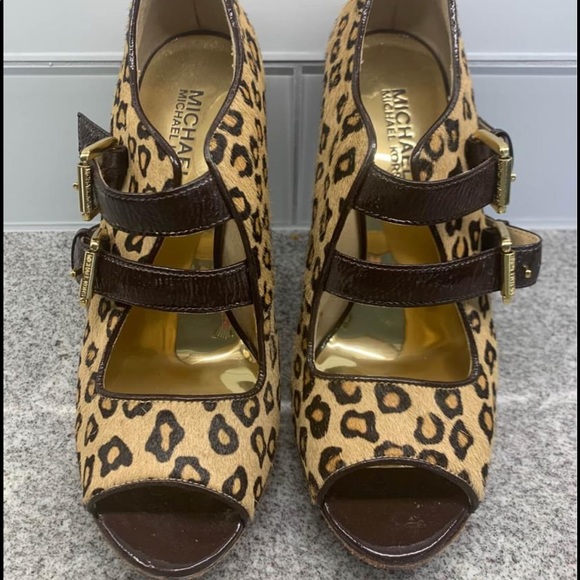 Leopard size 7 Micheal Kors heels - Picture 2 of 3